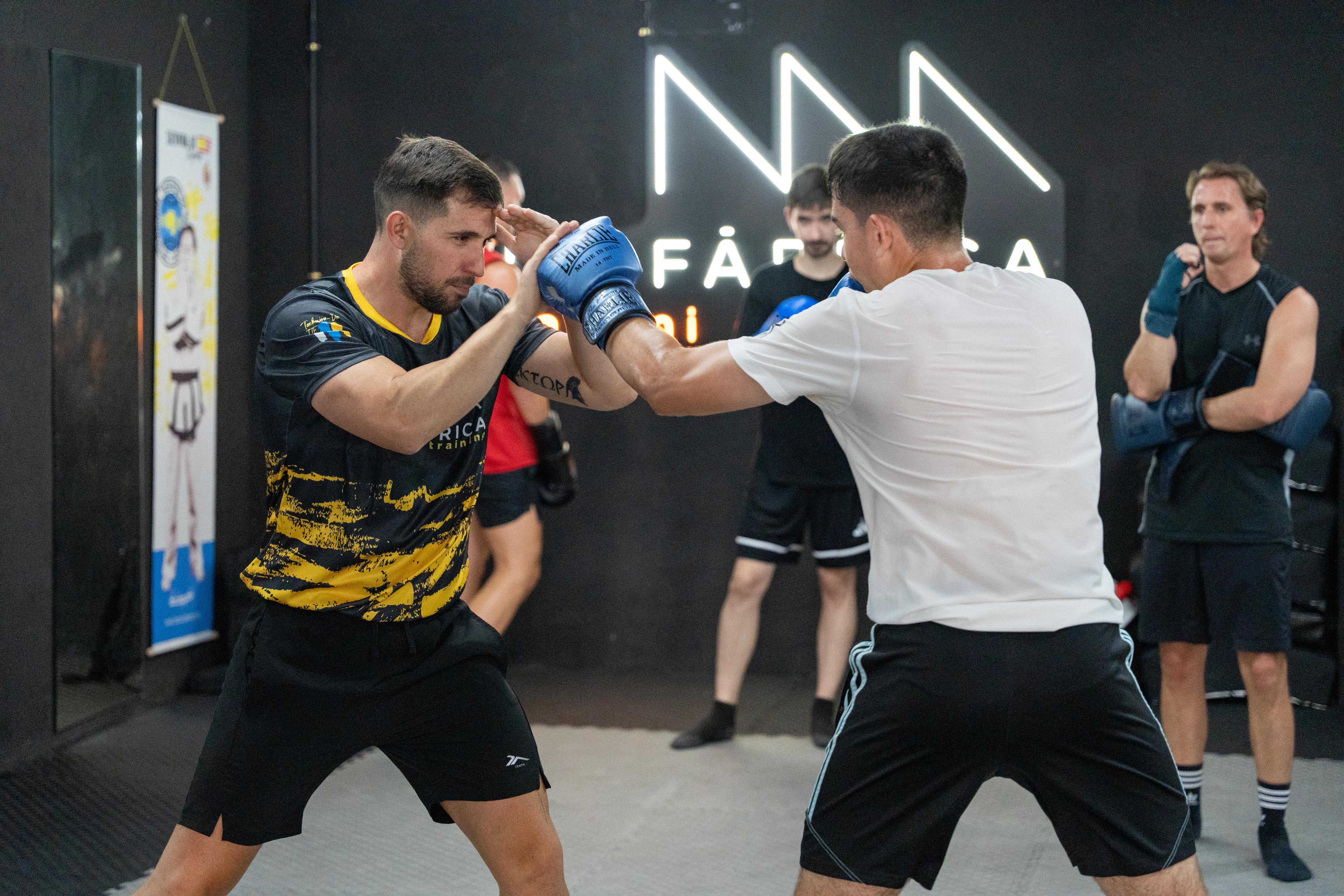 Entrenamiento de Kickboxing y Boxeo en La Fábrica, Santa Cruz de Tenerife